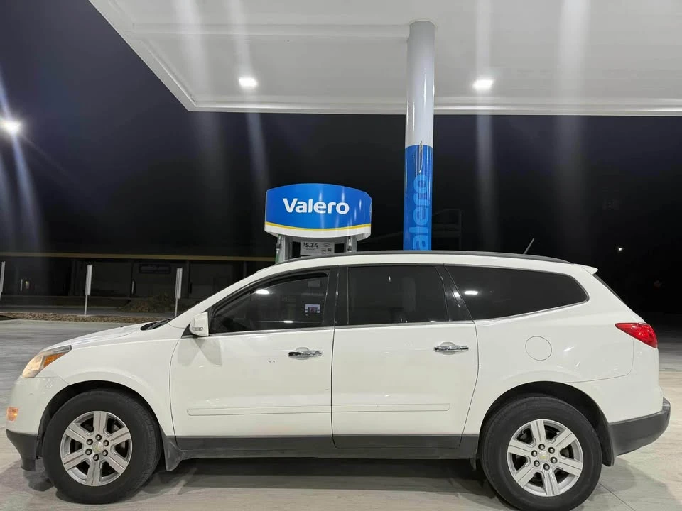 2012 Chevrolet Traverse - Image 2 of 5