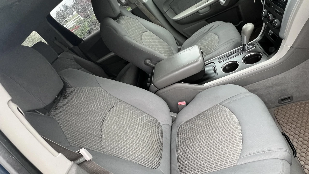 2012 Chevrolet Traverse - Image 8 of 29