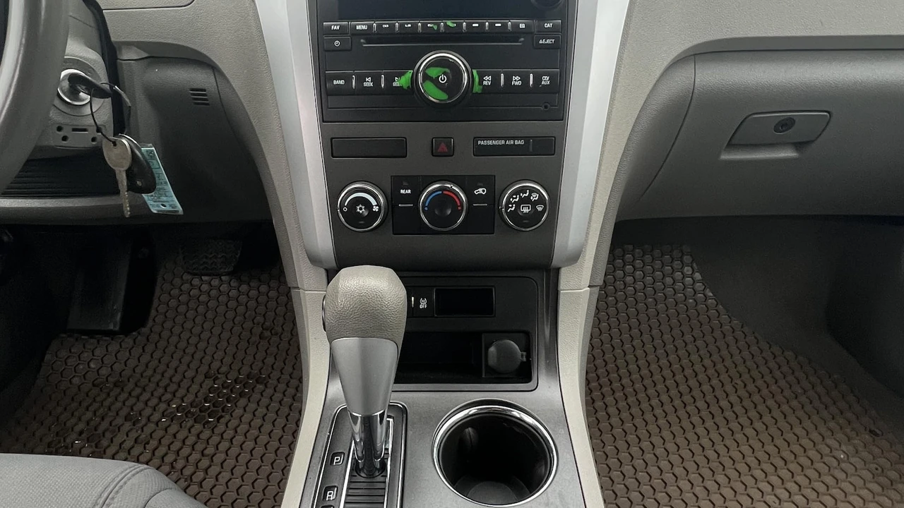 2012 Chevrolet Traverse - Image 15 of 29