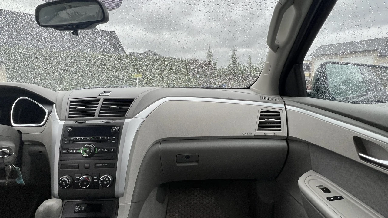 2012 Chevrolet Traverse - Image 16 of 29
