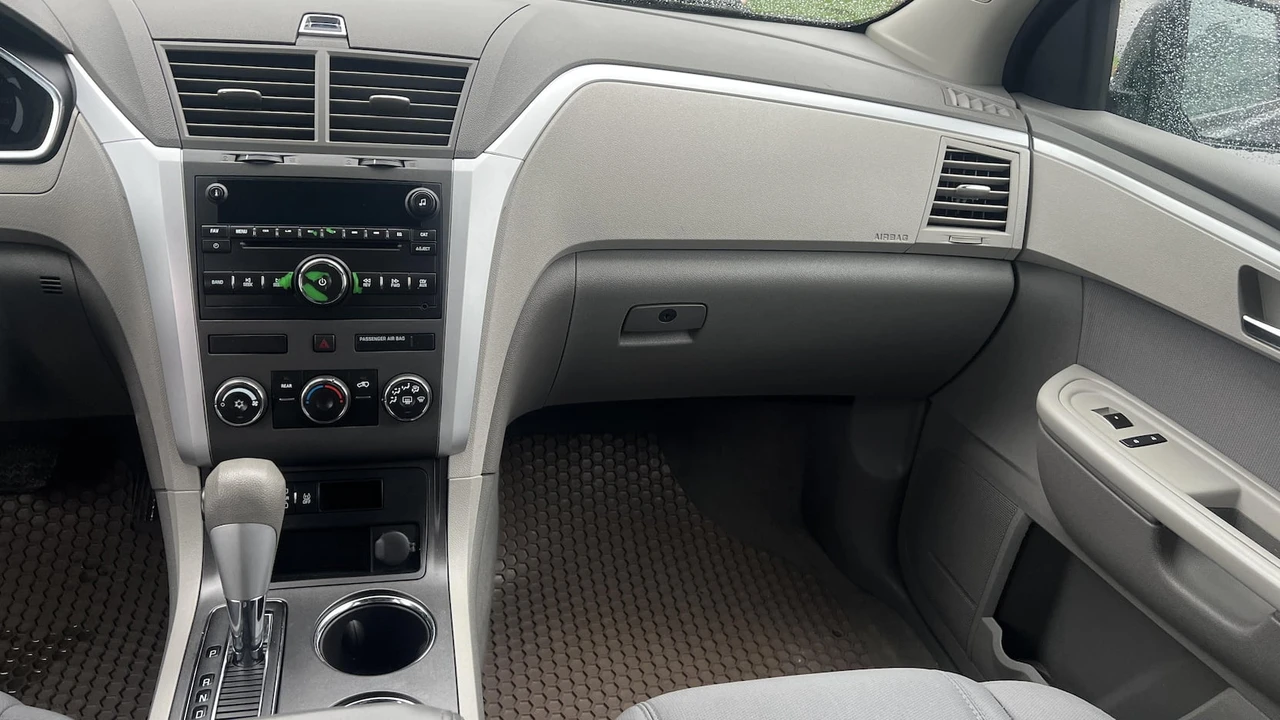 2012 Chevrolet Traverse - Image 18 of 29