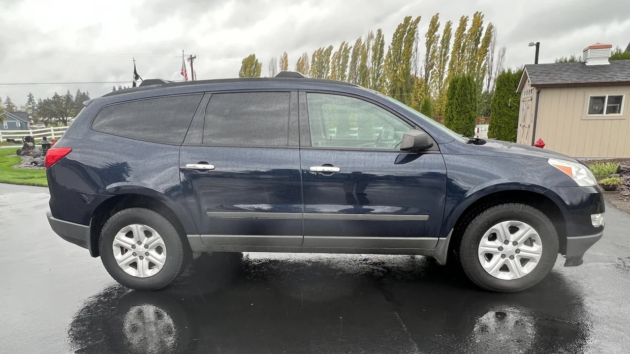 2012 Chevrolet Traverse - Image 25 of 29
