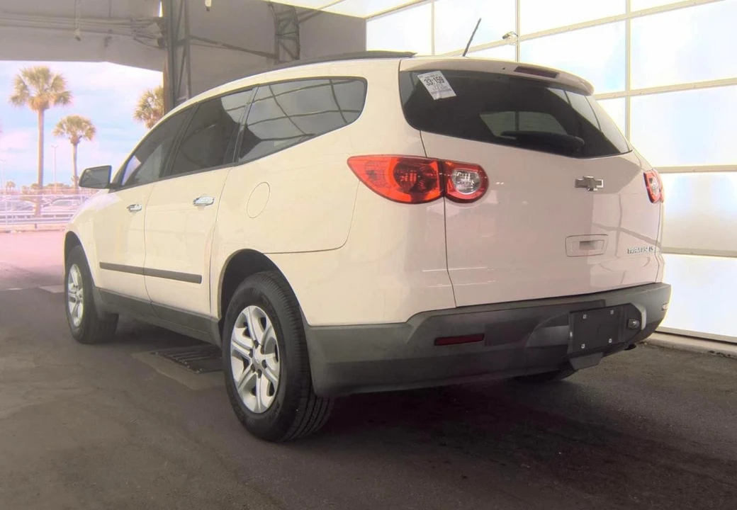 2012 Chevrolet Traverse - Image 7 of 17