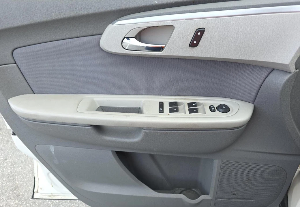 2012 Chevrolet Traverse - Image 11 of 17