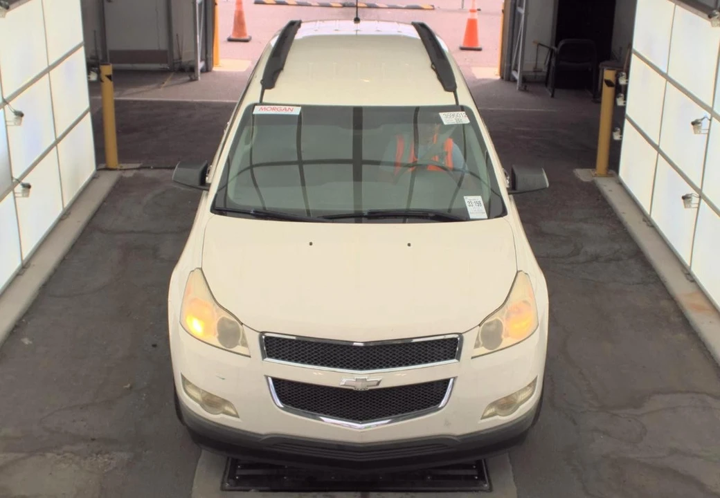 2012 Chevrolet Traverse - Image 2 of 17