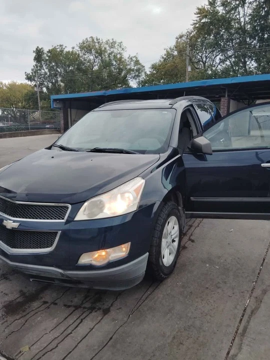 2012 Chevrolet Traverse - Image 3 of 12