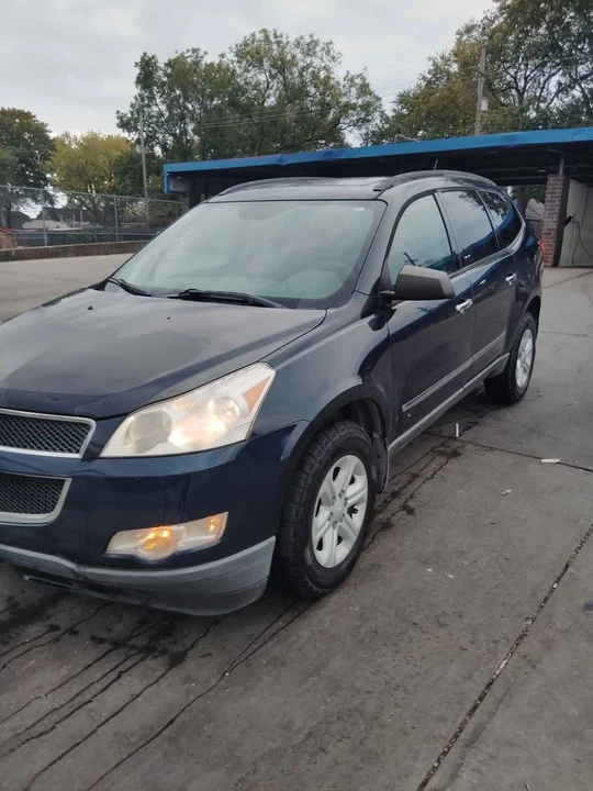 2012 Chevrolet Traverse - Image 2 of 12