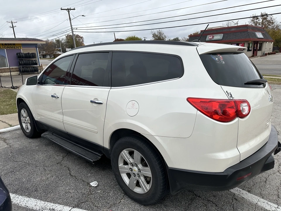 2012 Chevrolet Traverse - Image 3 of 17