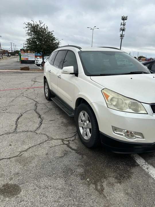 2012 Chevrolet Traverse - Image 2 of 17