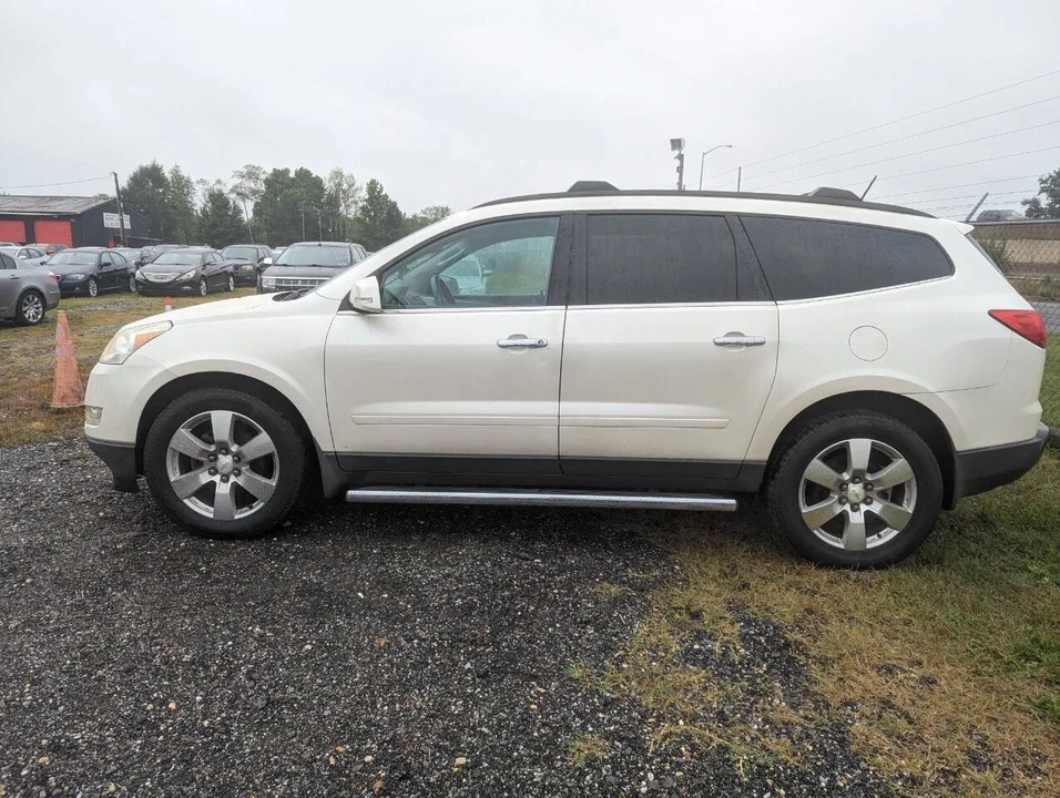 2012 Chevrolet Traverse - Image 6 of 12