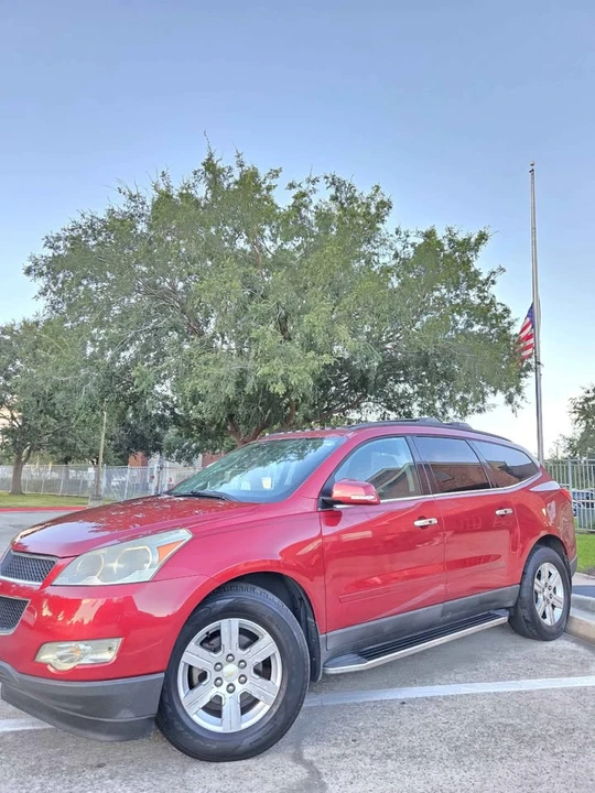 2012 Chevrolet Traverse - Image 2 of 13