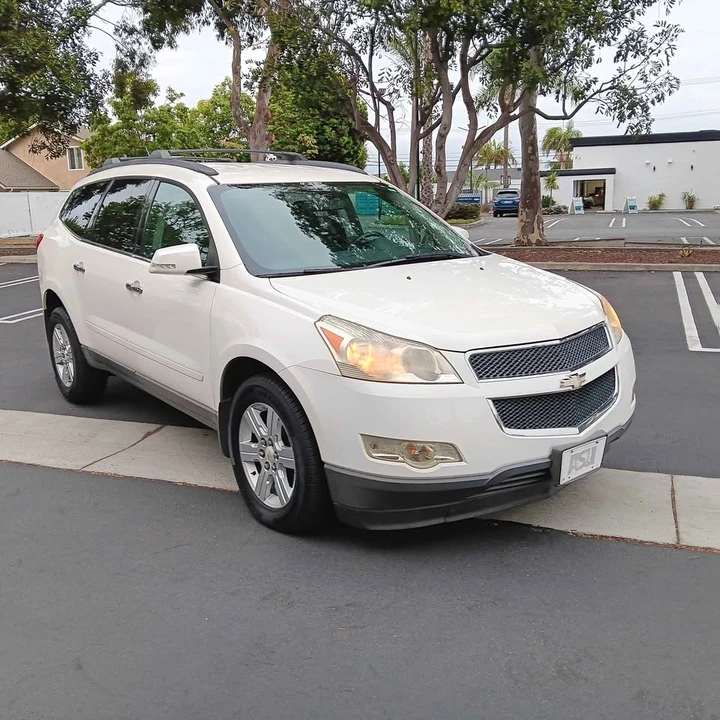 2012 Chevrolet Traverse - Image 2 of 14