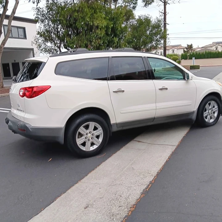 2012 Chevrolet Traverse - Image 3 of 14