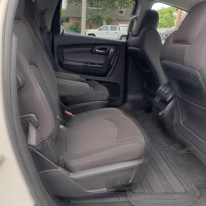 2012 Chevrolet Traverse - Image 10 of 14