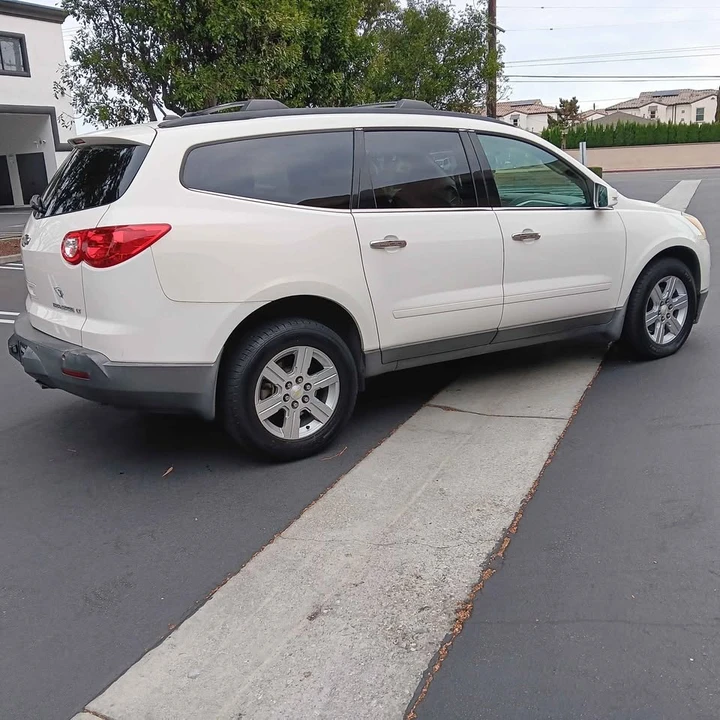 2012 Chevrolet Traverse - Image 4 of 14