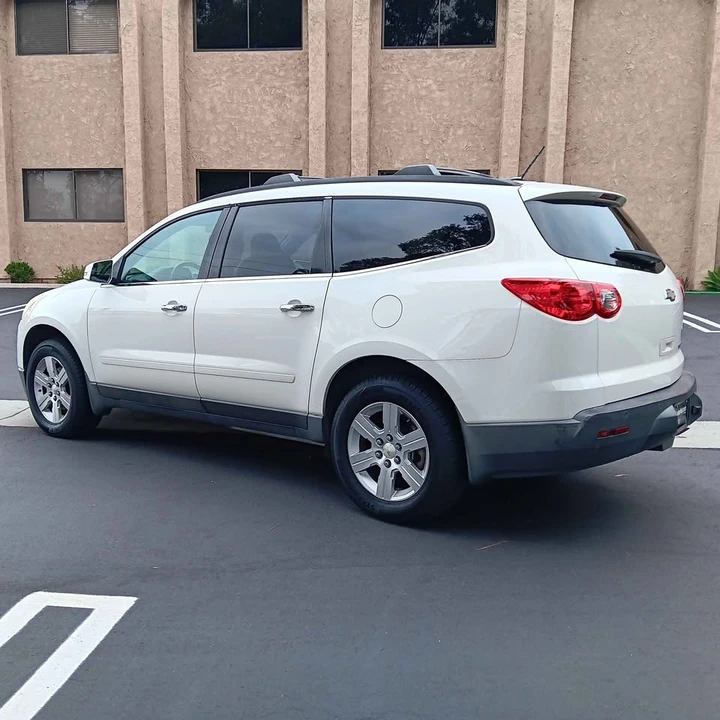 2012 Chevrolet Traverse - Image 6 of 14
