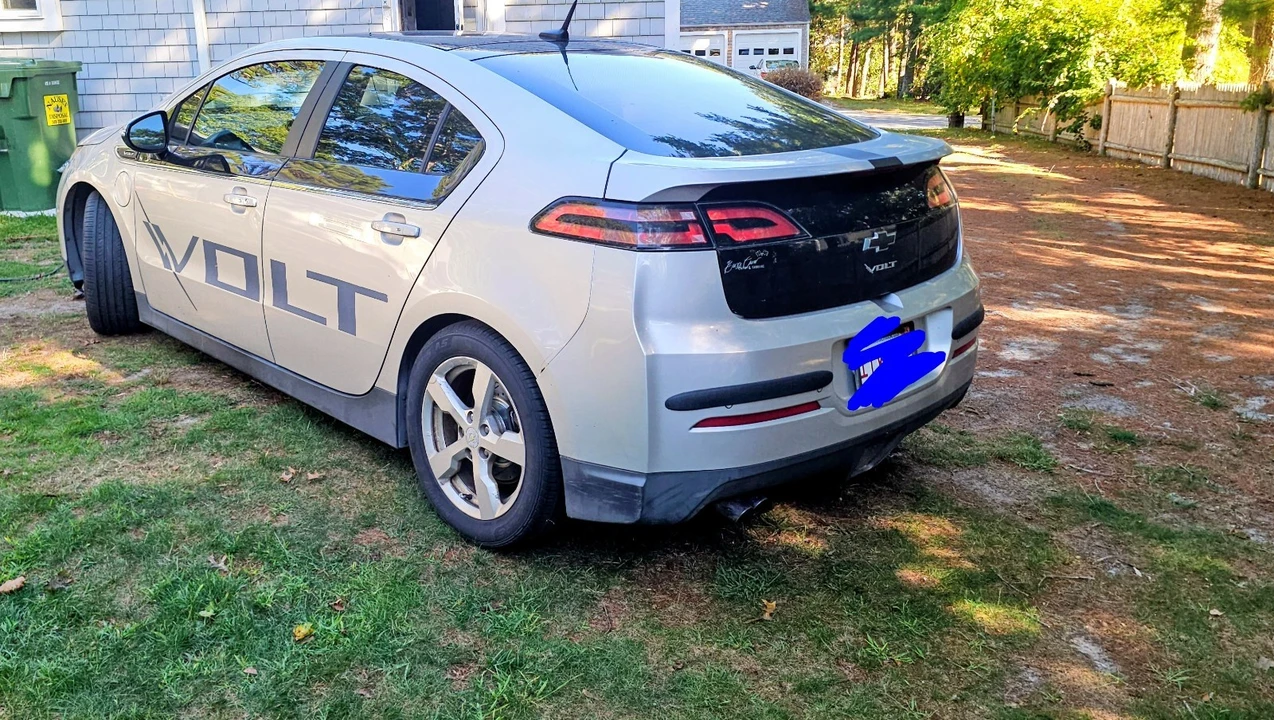 2012 Chevrolet Volt - Image 11 of 15