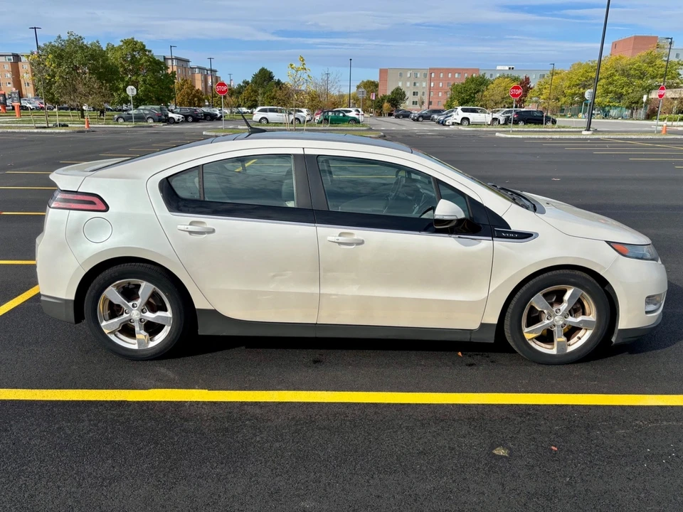 2012 Chevrolet Volt - Image 6 of 18