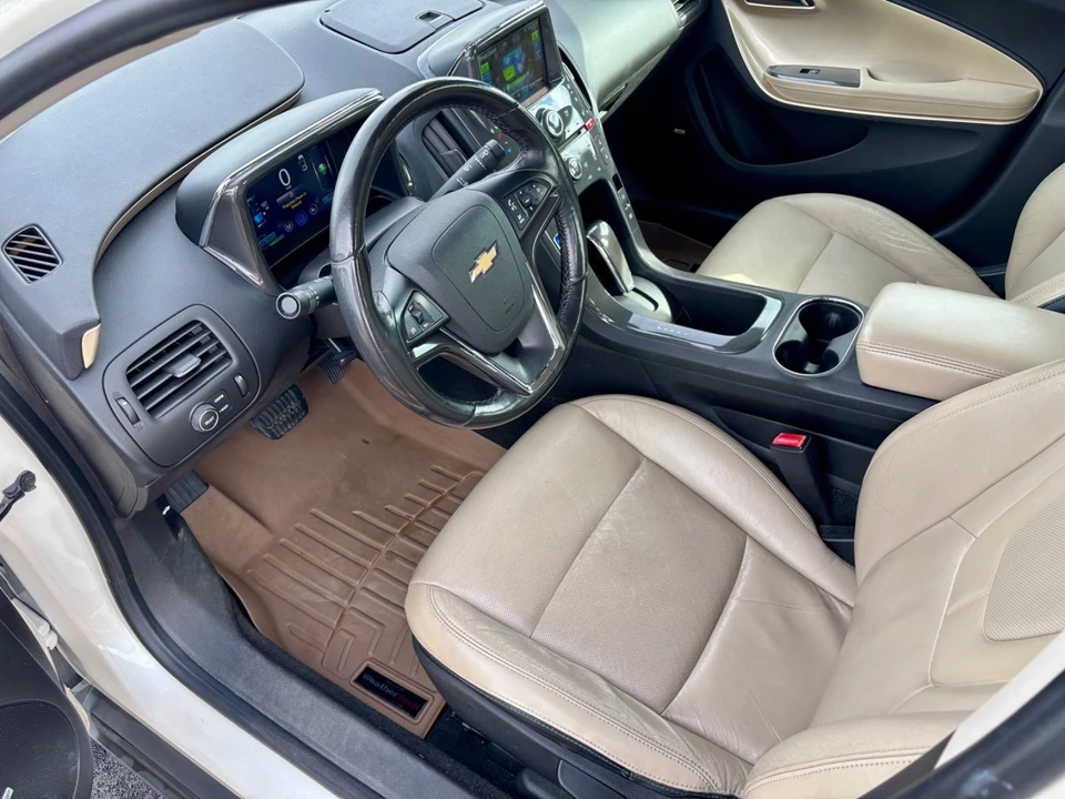 2012 Chevrolet Volt - Image 10 of 18