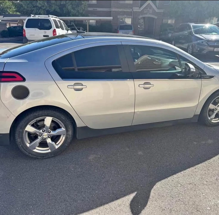 2012 Chevrolet Volt - Image 4 of 8