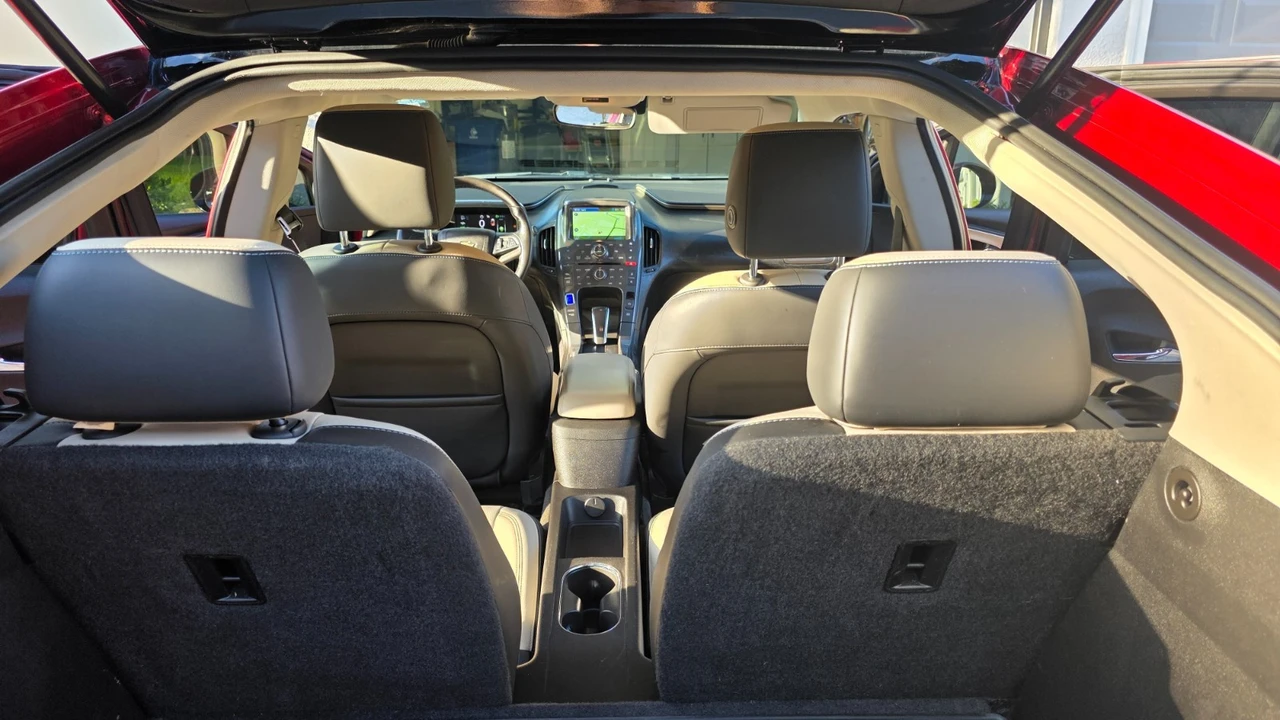 2012 Chevrolet Volt - Image 7 of 21