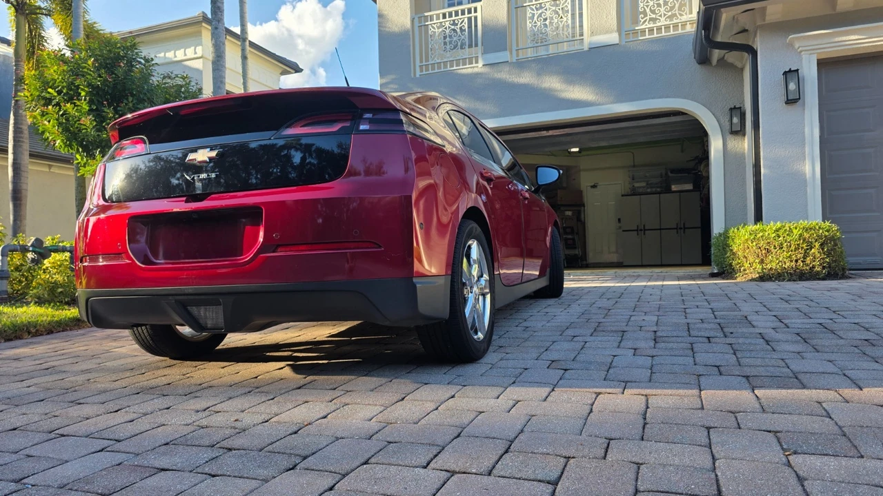 2012 Chevrolet Volt - Image 4 of 21
