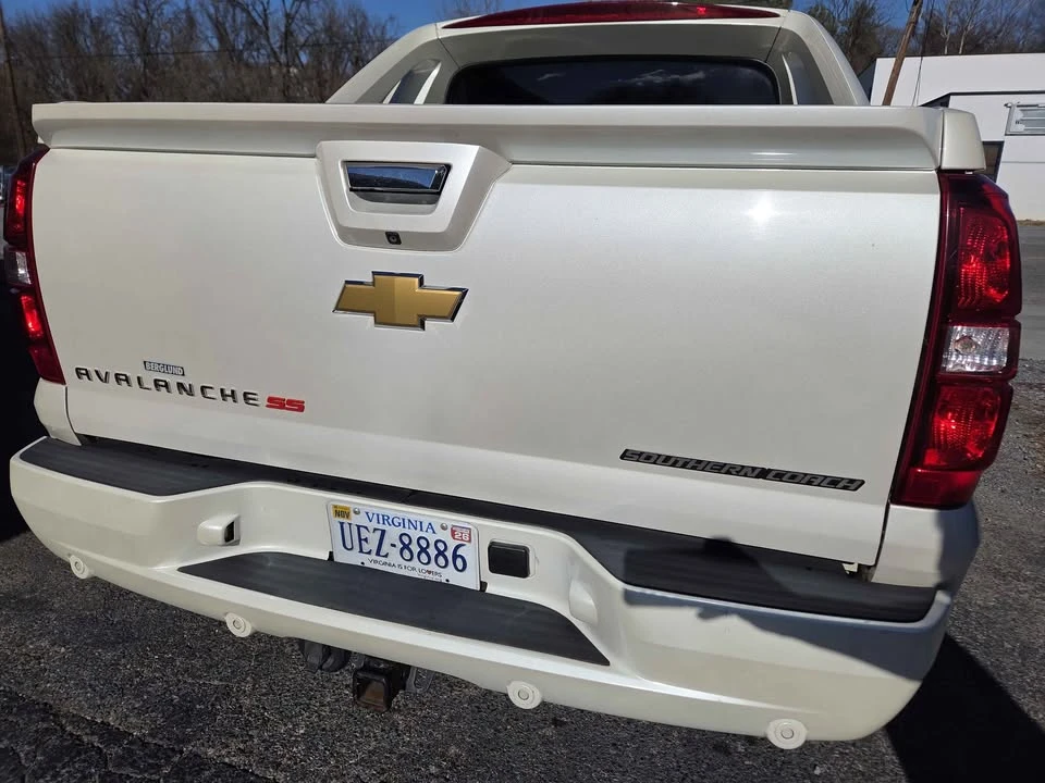 2012 Chevrolet Avalanche - Image 4 of 9