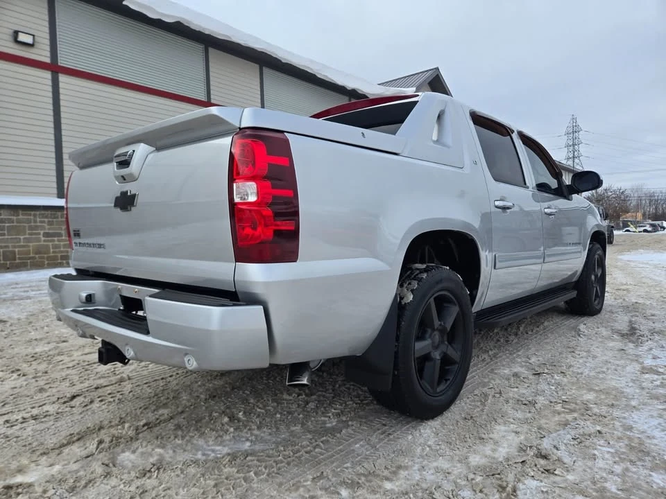2012 Chevrolet Avalanche - Image 10 of 20