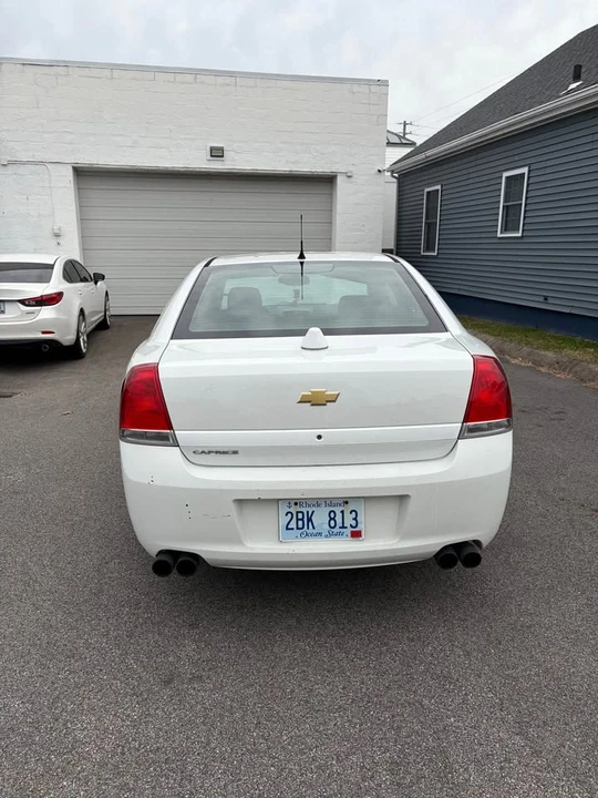 2012 Chevrolet Caprice - Image 6 of 17