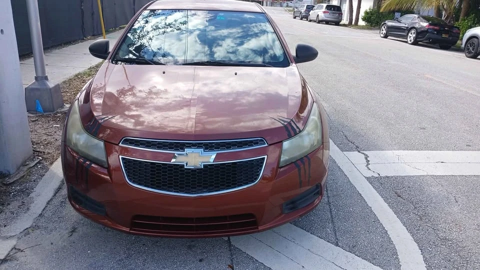 2012 Chevrolet Cruze - Image 2 of 3
