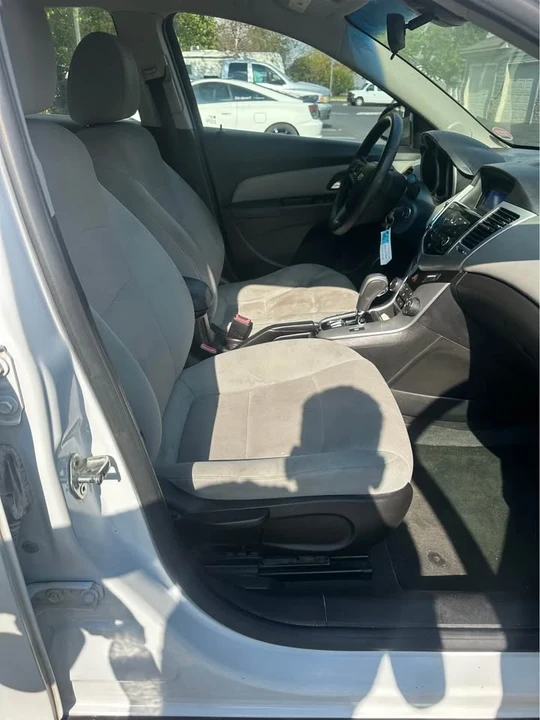 2012 Chevrolet Cruze - Image 6 of 8
