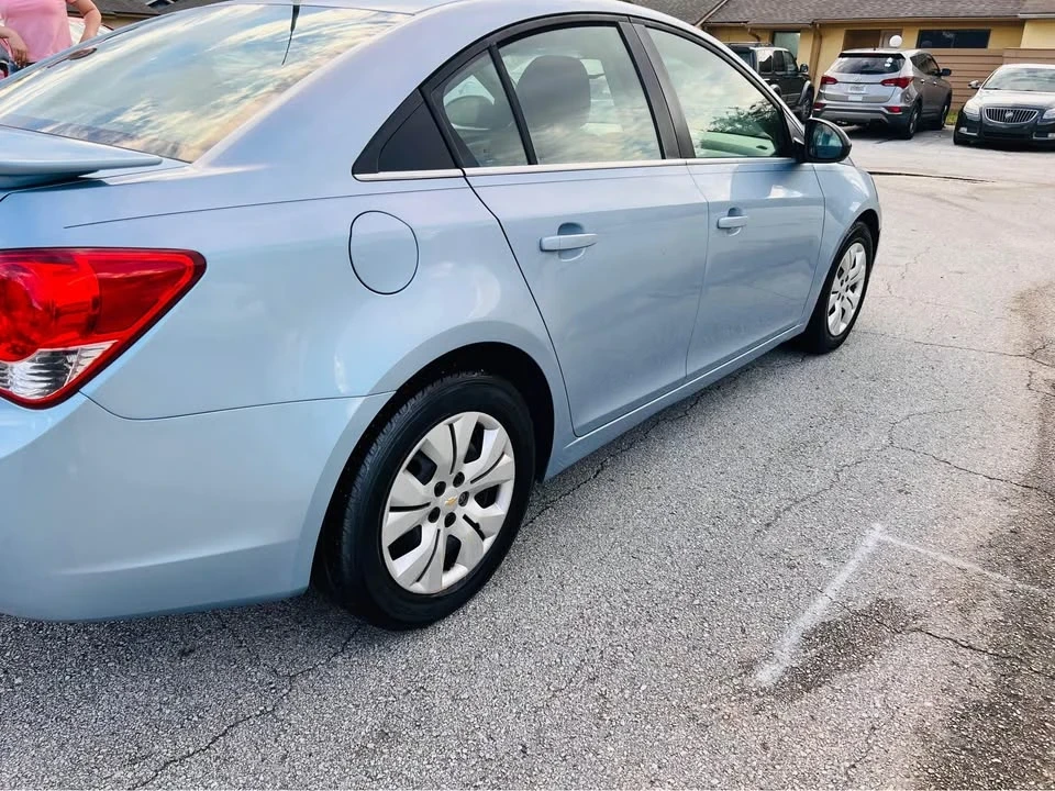 2012 Chevrolet Cruze - Image 2 of 12