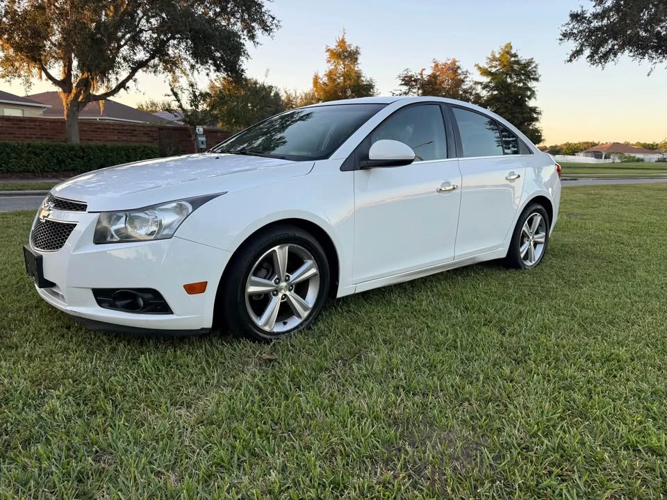 2012 Chevrolet Cruze - Image 2 of 17