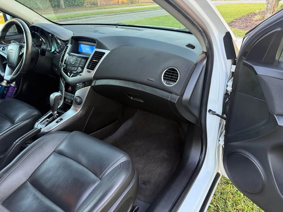 2012 Chevrolet Cruze - Image 14 of 17