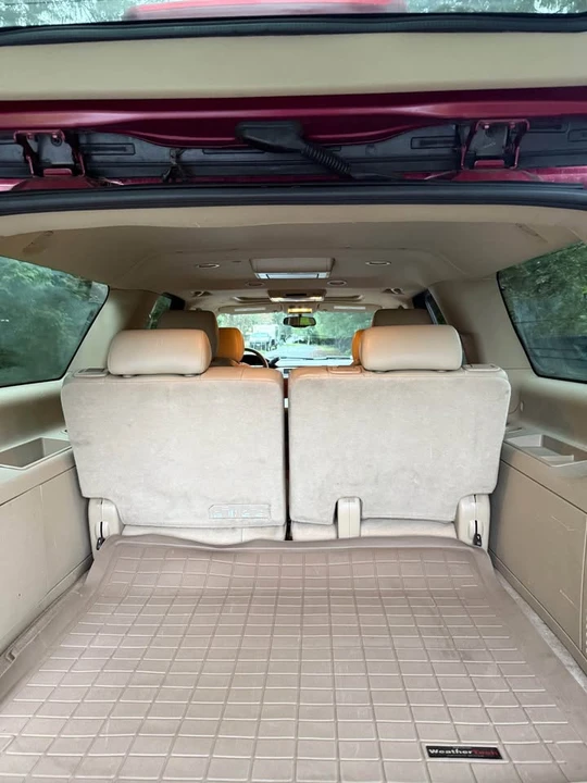 2012 Chevrolet Suburban 10th Gen - Image 14 of 19