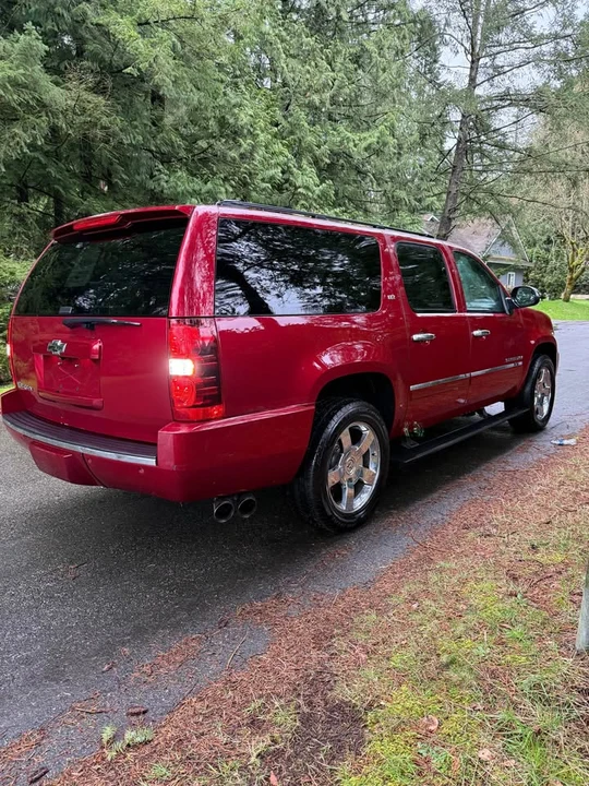 2012 Chevrolet Suburban 10th Gen - Image 3 of 19