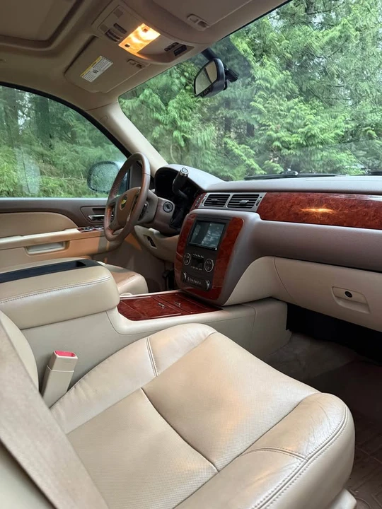 2012 Chevrolet Suburban 10th Gen - Image 9 of 19