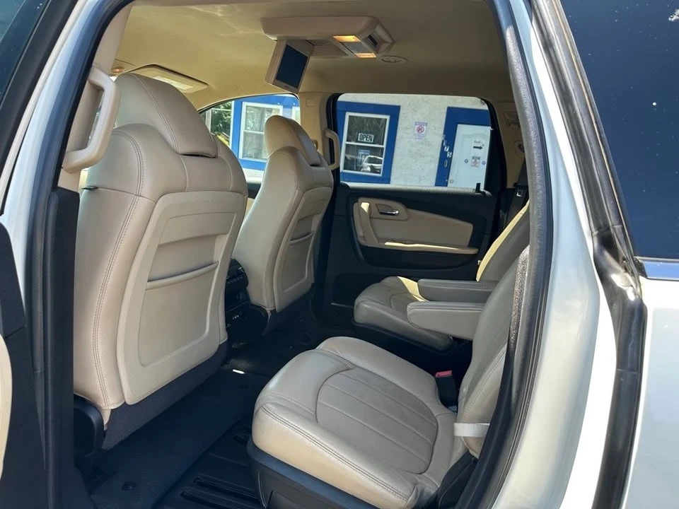 2012 Chevrolet Traverse - Image 10 of 19