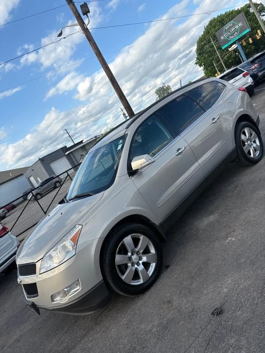 2012 Chevrolet Traverse - Image 2 of 14