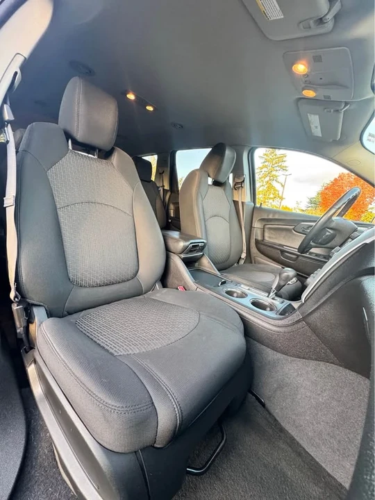2012 Chevrolet Traverse - Image 11 of 15