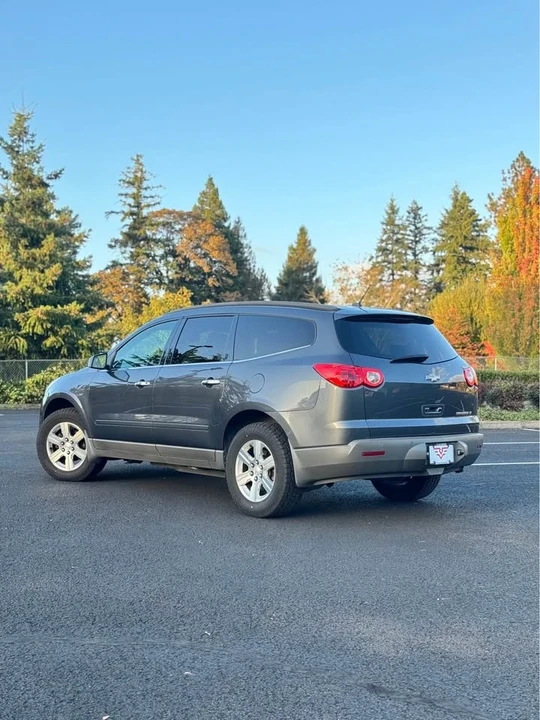 2012 Chevrolet Traverse - Image 2 of 15