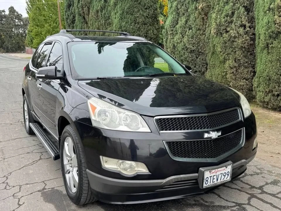 2012 Chevrolet Traverse - Image 2 of 13