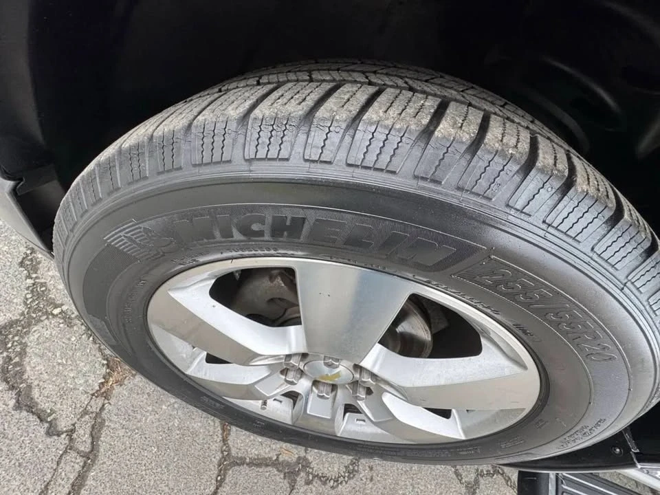 2012 Chevrolet Traverse - Image 9 of 13