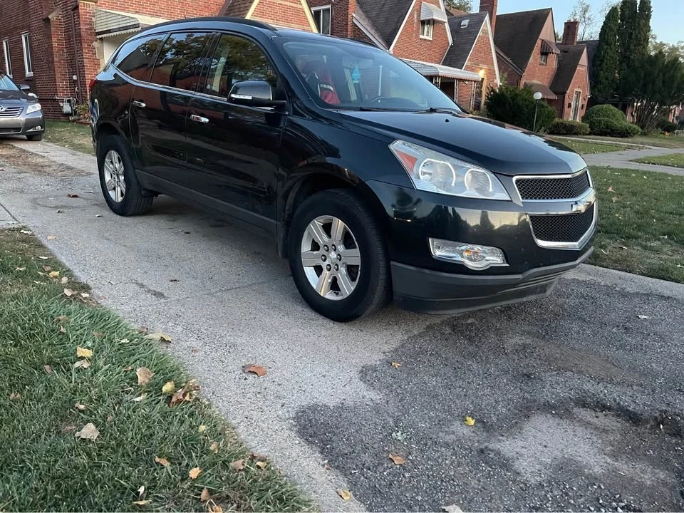 2012 Chevrolet Traverse - Image 2 of 15