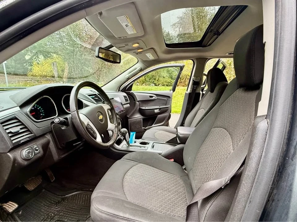 2012 Chevrolet Traverse - Image 12 of 17