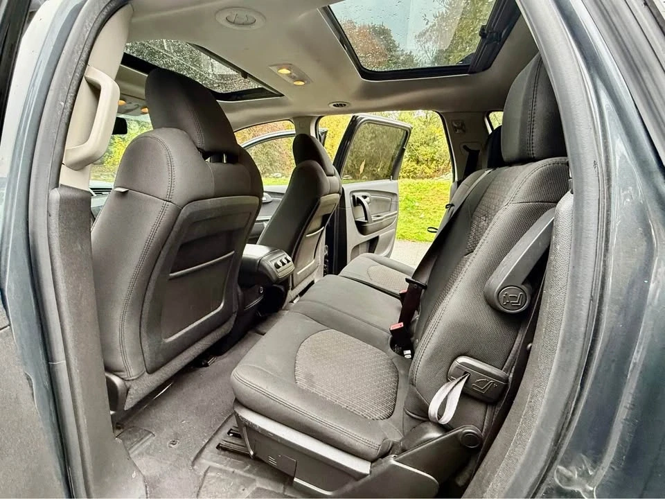 2012 Chevrolet Traverse - Image 11 of 17