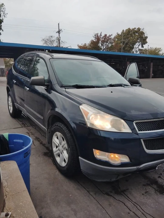 2012 Chevrolet Traverse - Image 2 of 6