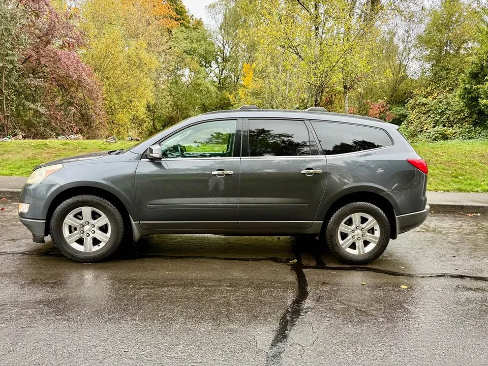 2012 Chevrolet Traverse - Image 4 of 17