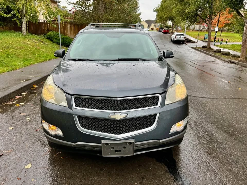 2012 Chevrolet Traverse - Image 2 of 17