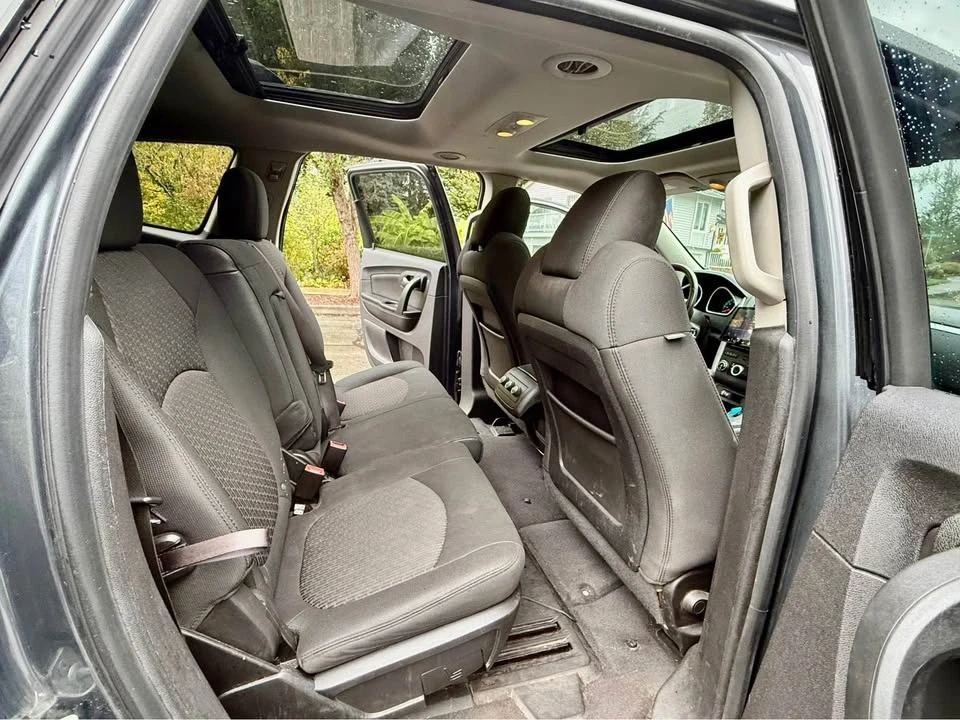 2012 Chevrolet Traverse - Image 9 of 17